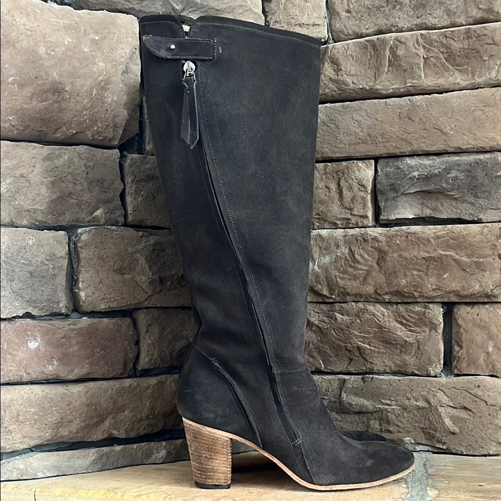 Alberto Fermani Gray Suede‎ Knee-High Boots / SZ 39 or 8.5-9